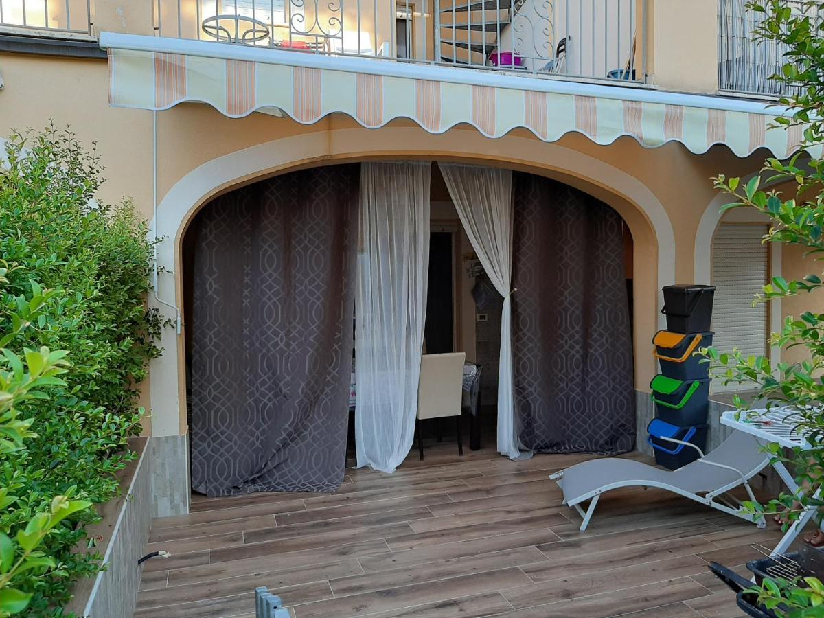 Sonia Pizzo Beach Club Apartment ภายนอก รูปภาพ